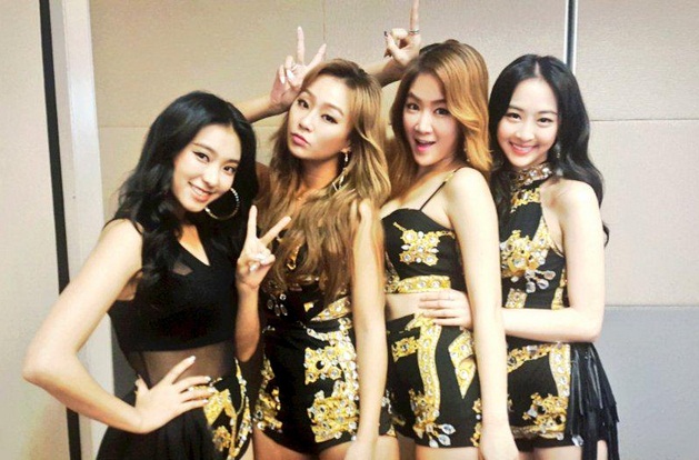 SISTAR成員合照(左起:寶拉、孝琳、昭宥、多絮)